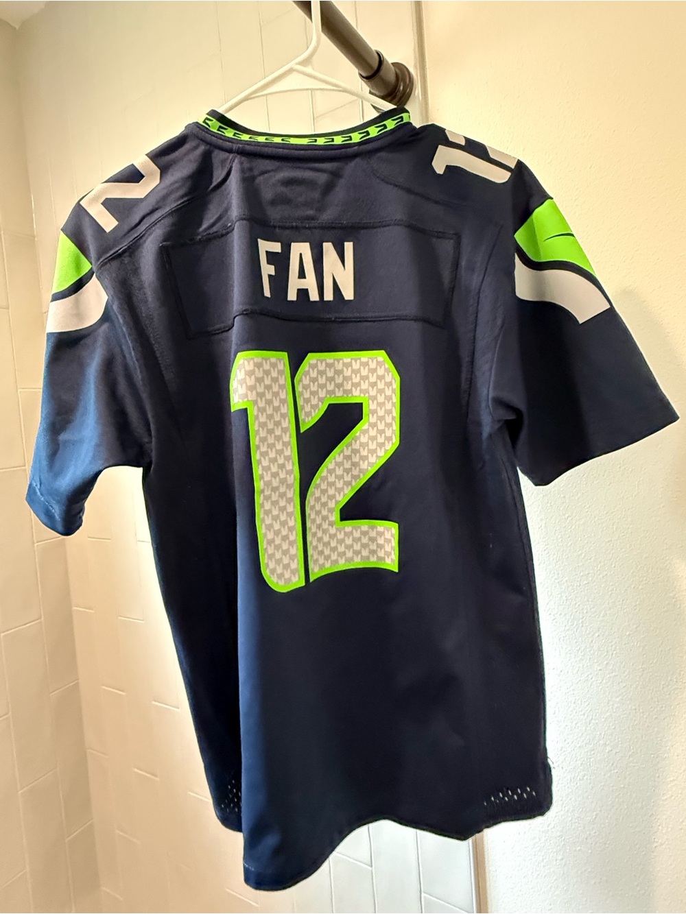 NFL Youth XL Seahawks Fan Jersey #12